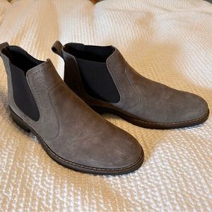 Nordstrom Chelsea Boots size 6-6.5US/40EU BRAND NEW